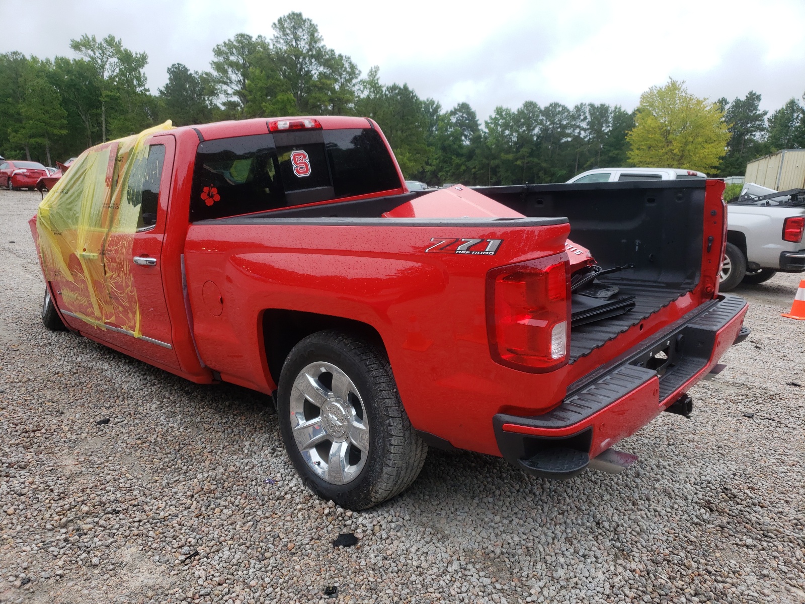 Photo 3 from auction – 2018 CHEVROLET SILVERADO with VIN 1GCVKSEJ0JZ116115