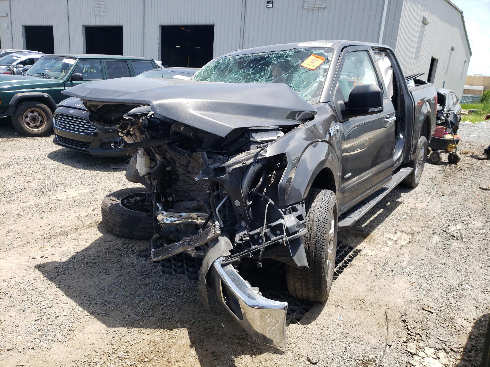 Photo 2 from auction – 2015 FORD F150 SUPER with VIN 1FTEW1CP8FFC63099