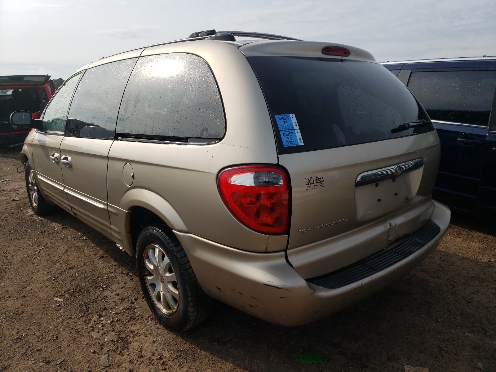 Photo 3 from auction – 2003 CHRYSLER TOWN & COU with VIN 2C4GP54L73R372392
