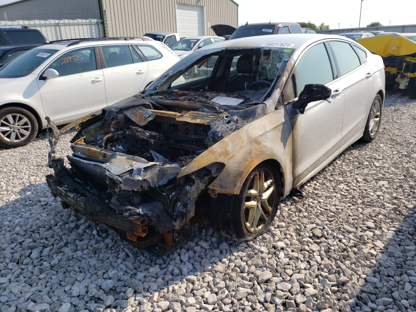 Photo 2 from auction – 2013 FORD FUSION SE with VIN 3FA6P0HR2DR290150