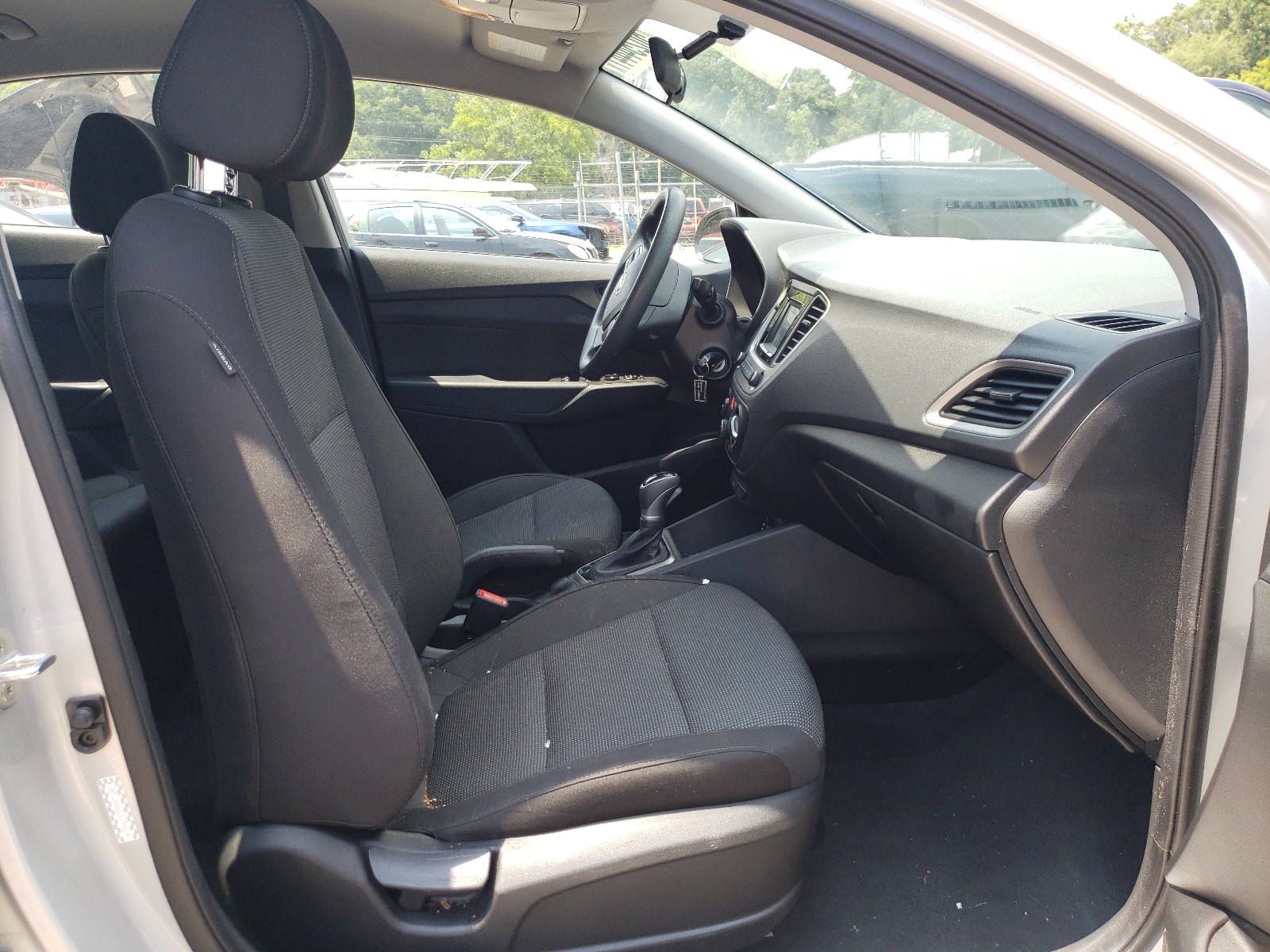 Photo 5 from auction – 2020 HYUNDAI ACCENT SE with VIN 3KPC24A60LE096614