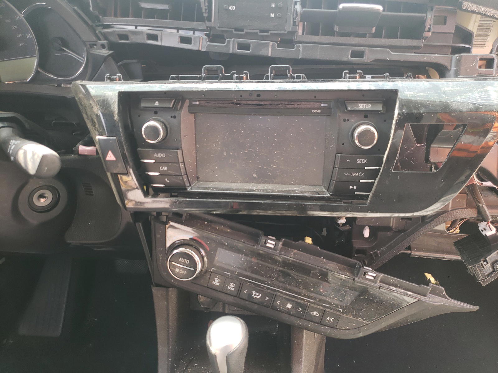 Photo 9 from auction – 2014 TOYOTA COROLLA L with VIN 5YFBURHEXEP129815