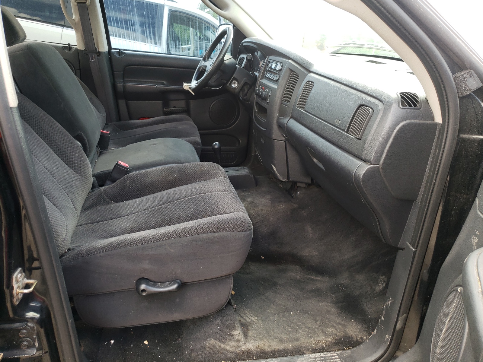 Photo 5 from auction – 2003 DODGE RAM 1500 S with VIN 1D7HU18N23S286770