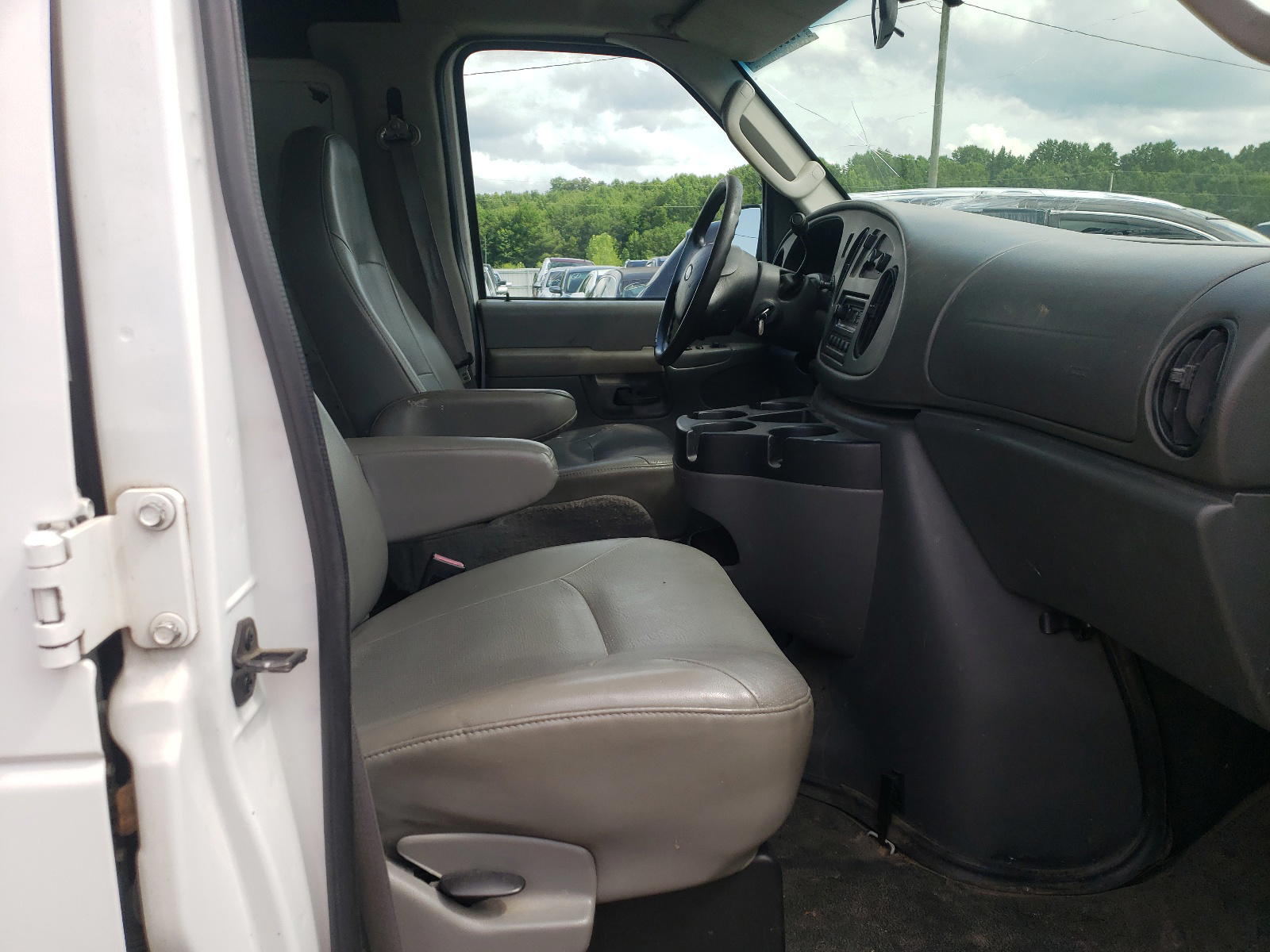 Photo 5 from auction – 2008 FORD ECONOLINE with VIN 1FTNE14W48DA90334