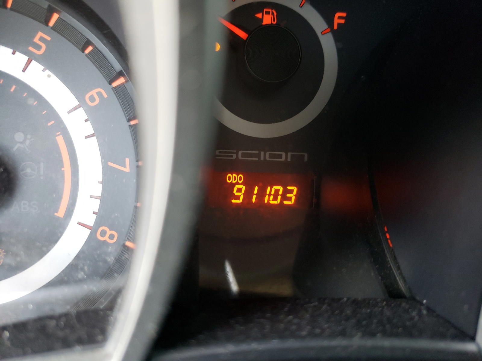 Photo 8 from auction – 2014 TOYOTA SCION TC with VIN JTKJF5C79E3084973