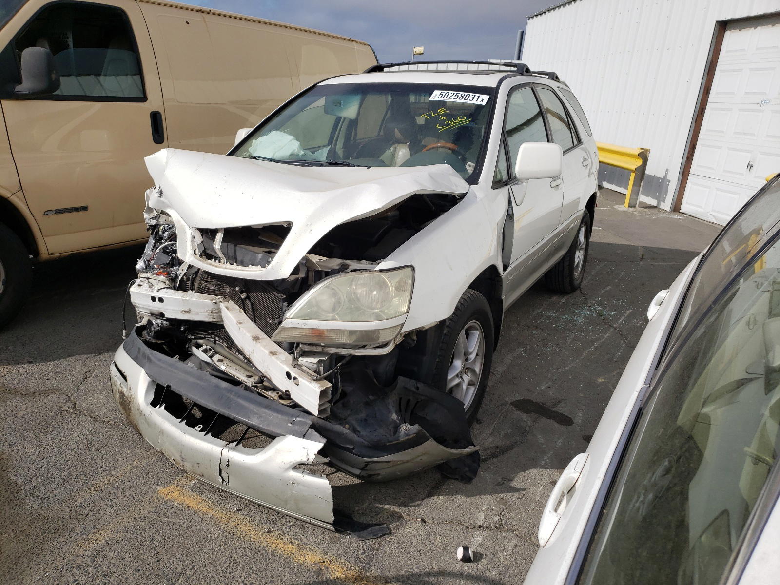 Photo 2 from auction – 2001 LEXUS RX 300 with VIN JTJGF10UX10084509