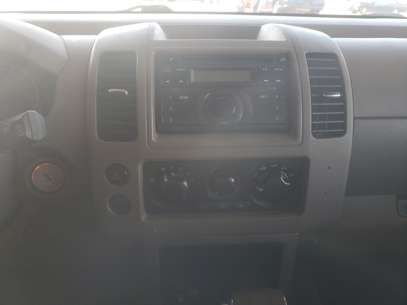 Фото 9 с аукциона – 2012 NISSAN PATHFINDER с VIN 5N1AR1NB2CC615254