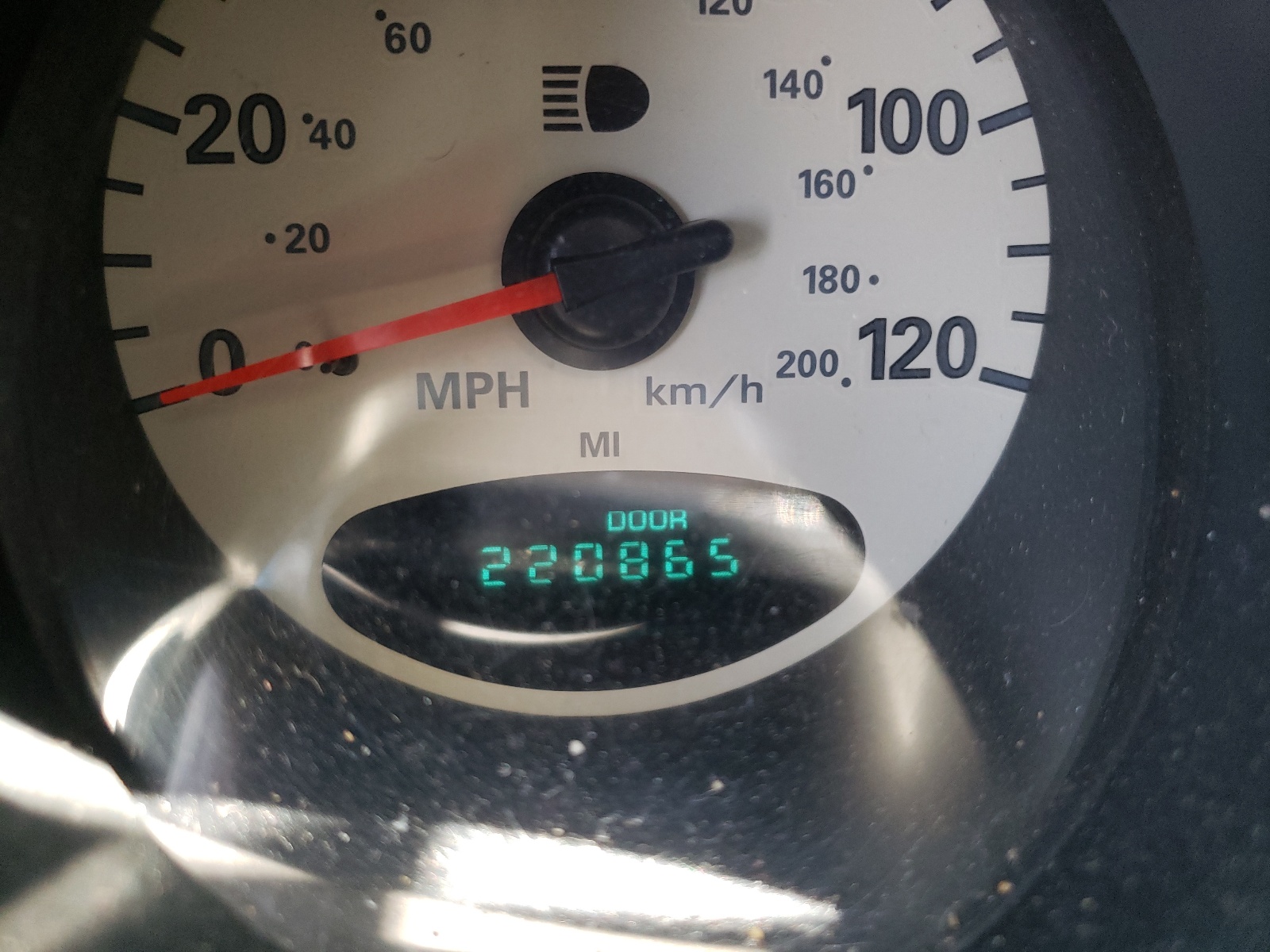 Photo 8 from auction – 2005 CHRYSLER PT CRUISER with VIN 3C4FY48B05T519401