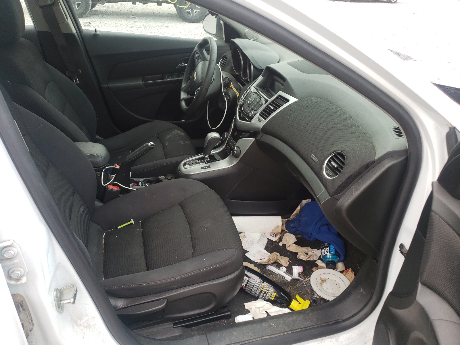 Photo 5 from auction – 2015 CHEVROLET CRUZE LT with VIN 1G1PC5SB6F7143710