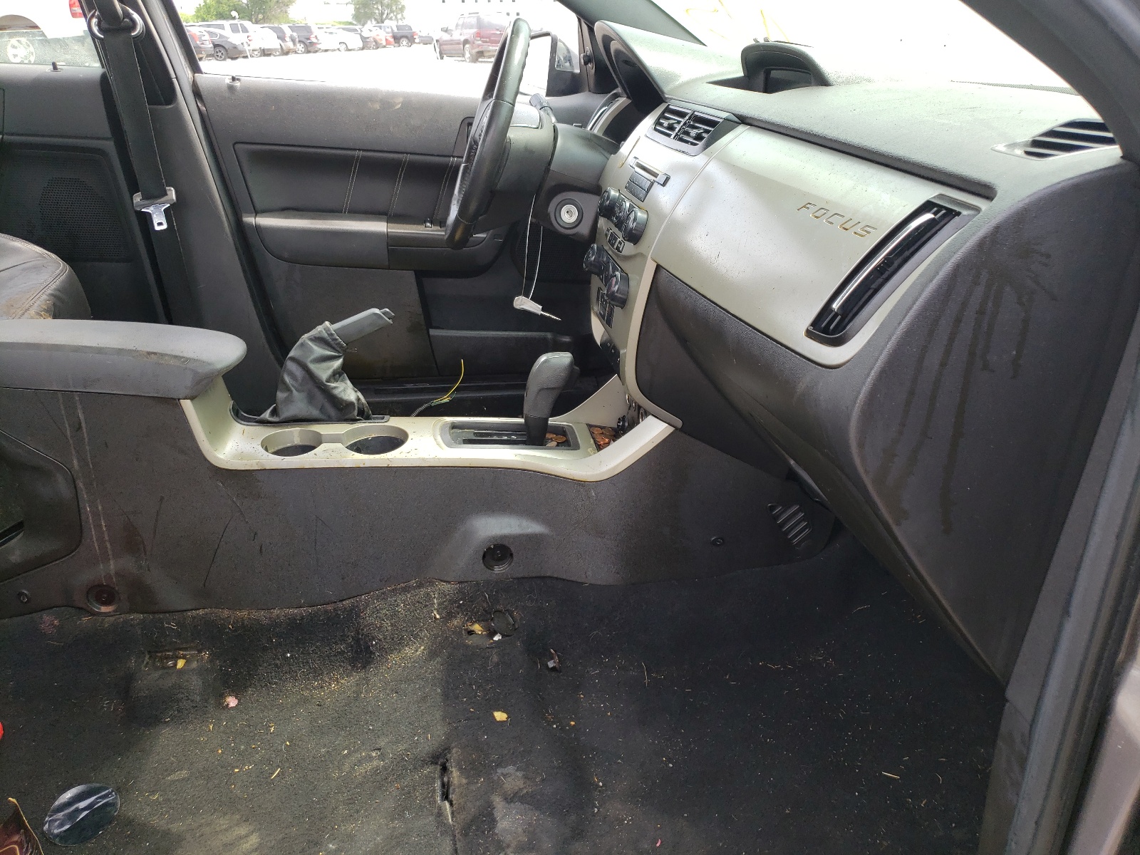Photo 5 from auction – 2010 FORD FOCUS SEL with VIN 1FAHP3HN7AW184101