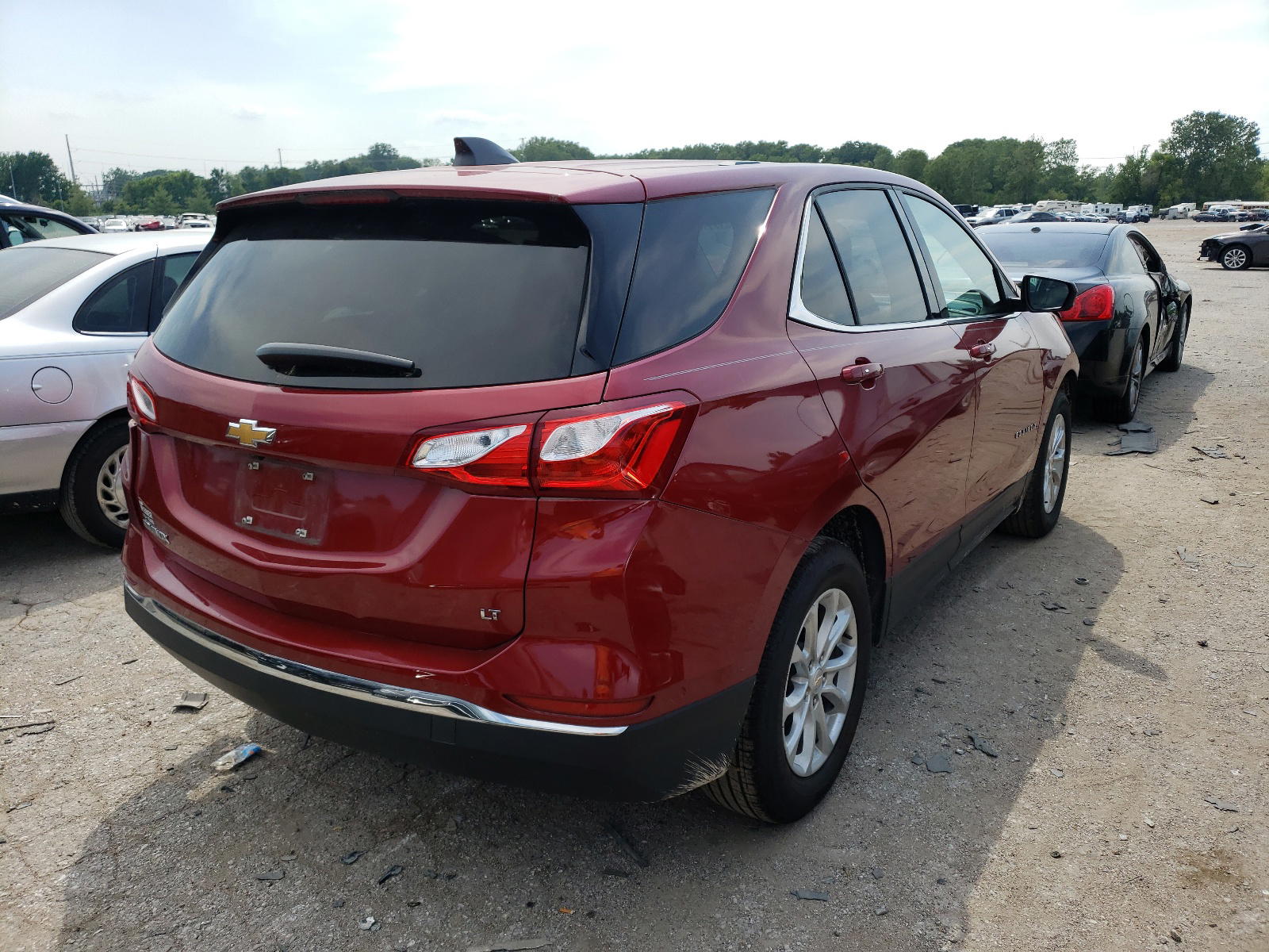 Photo 4 from auction – 2018 CHEVROLET EQUINOX LT with VIN 2GNAXJEV1J6322575