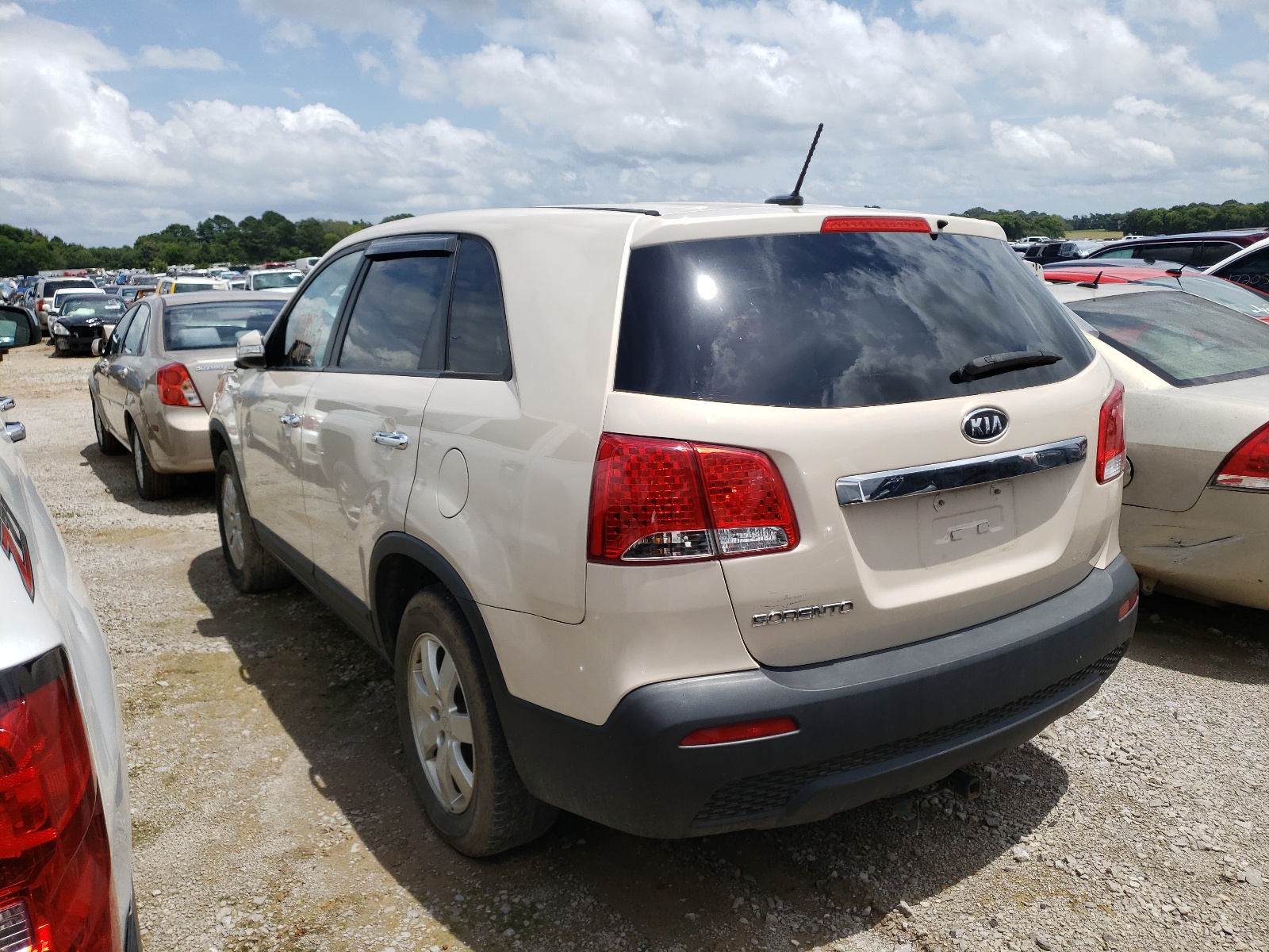 Photo 3 from auction – 2011 KIA SORENTO BA with VIN 5XYKT3A17BG135515