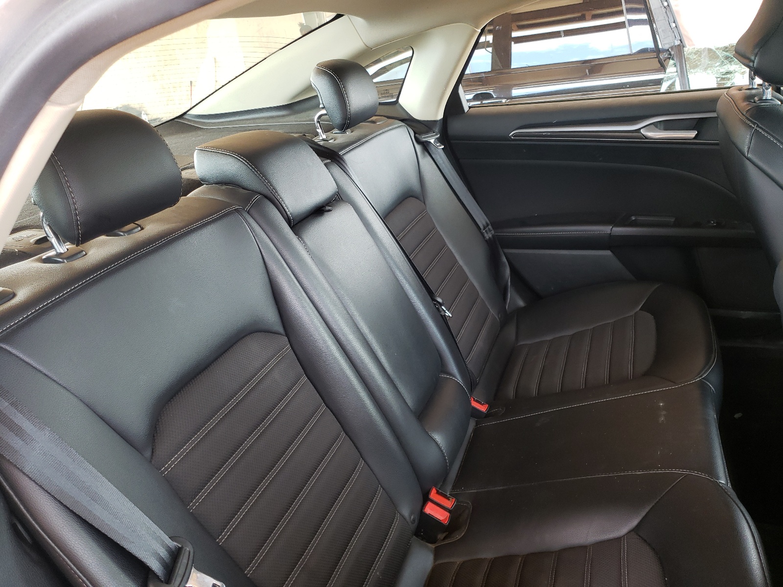 Photo 6 from auction – 2017 FORD FUSION SE with VIN 3FA6P0LU3HR325117