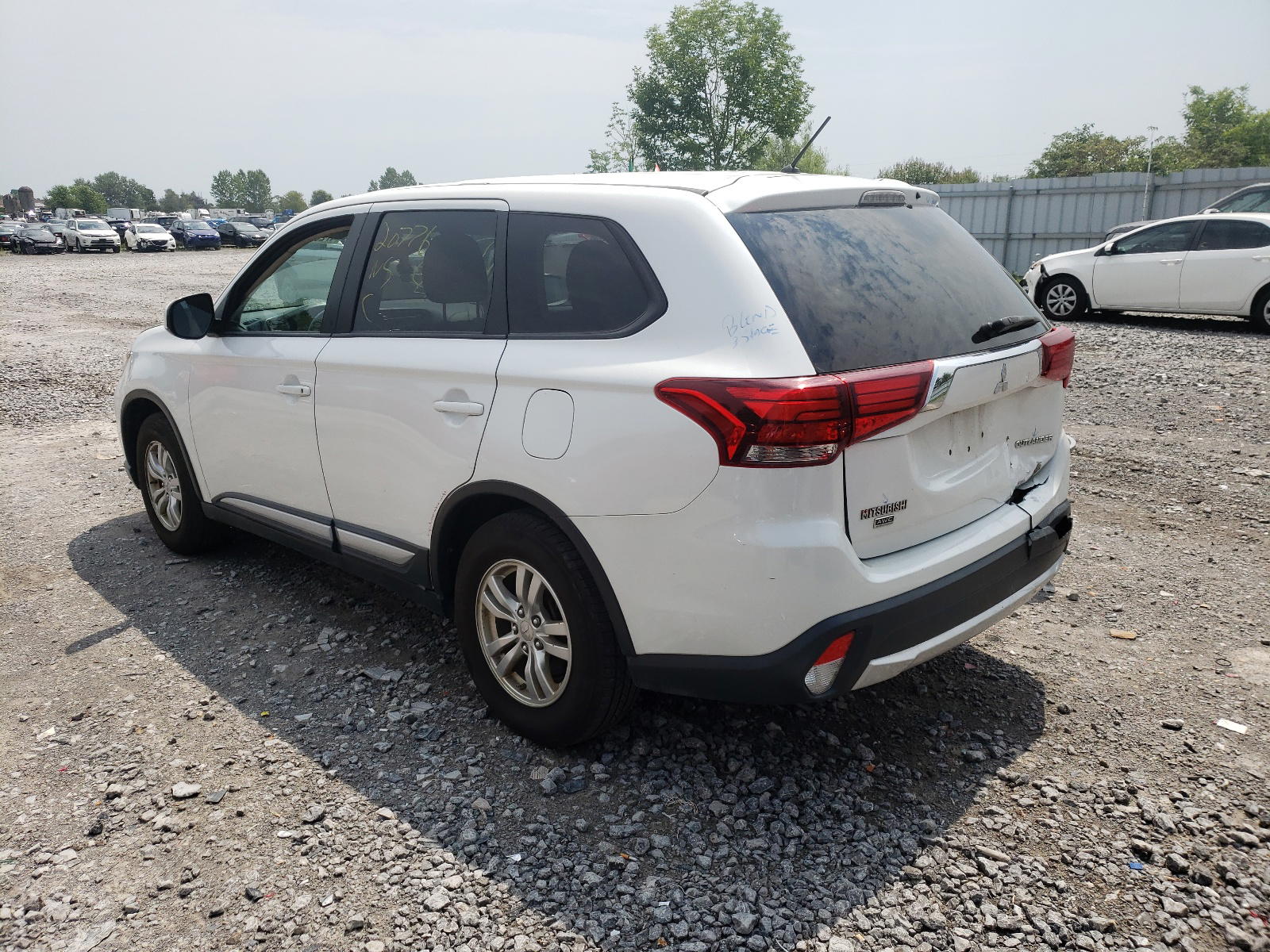 Photo 3 from auction – 2016 MITSUBISHI OUTLANDER with VIN JA4AZ2A32GZ600128