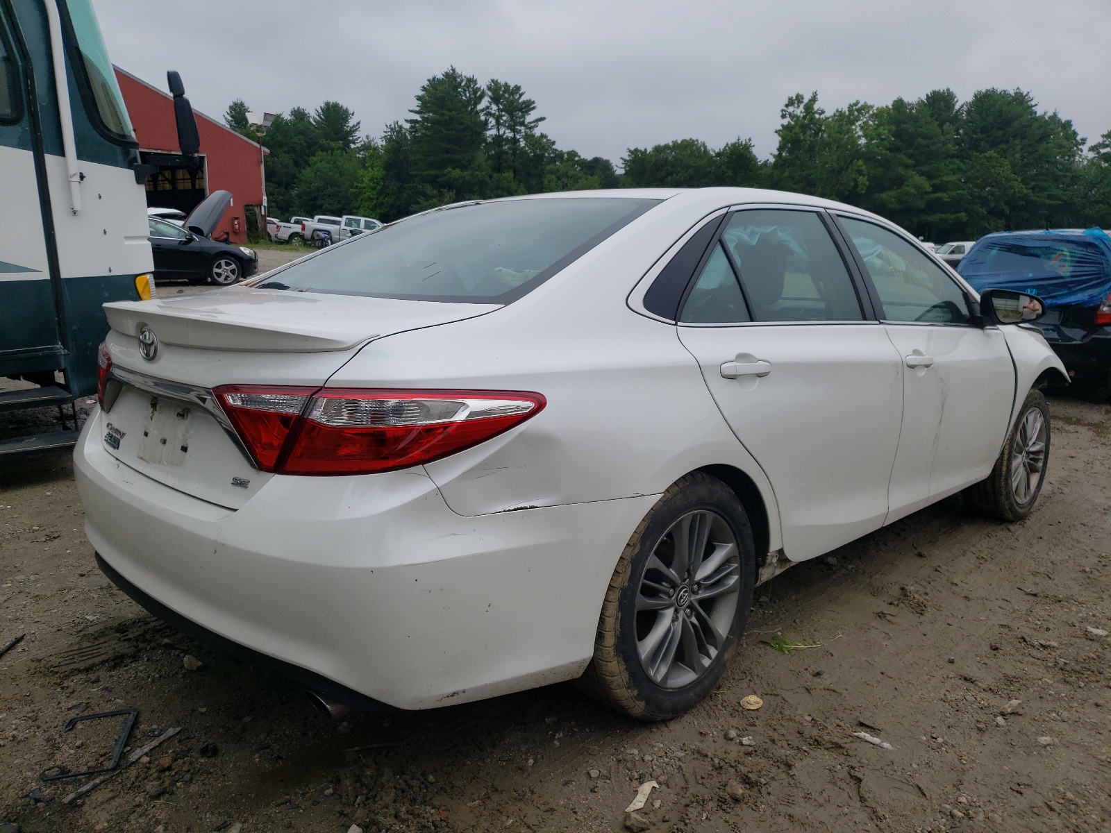 Photo 4 from auction – 2015 TOYOTA CAMRY LE with VIN 4T1BF1FKXFU475500