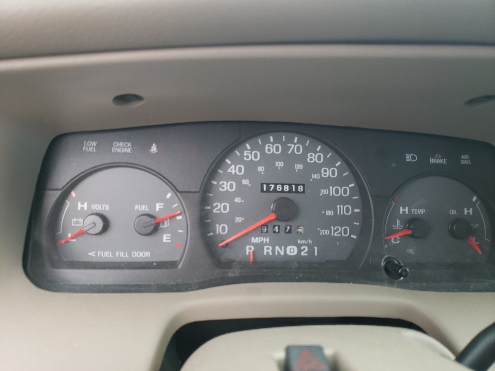 Photo 8 from auction – 2004 MERCURY GRAND MARQ with VIN 2MEFM74WX4X649574