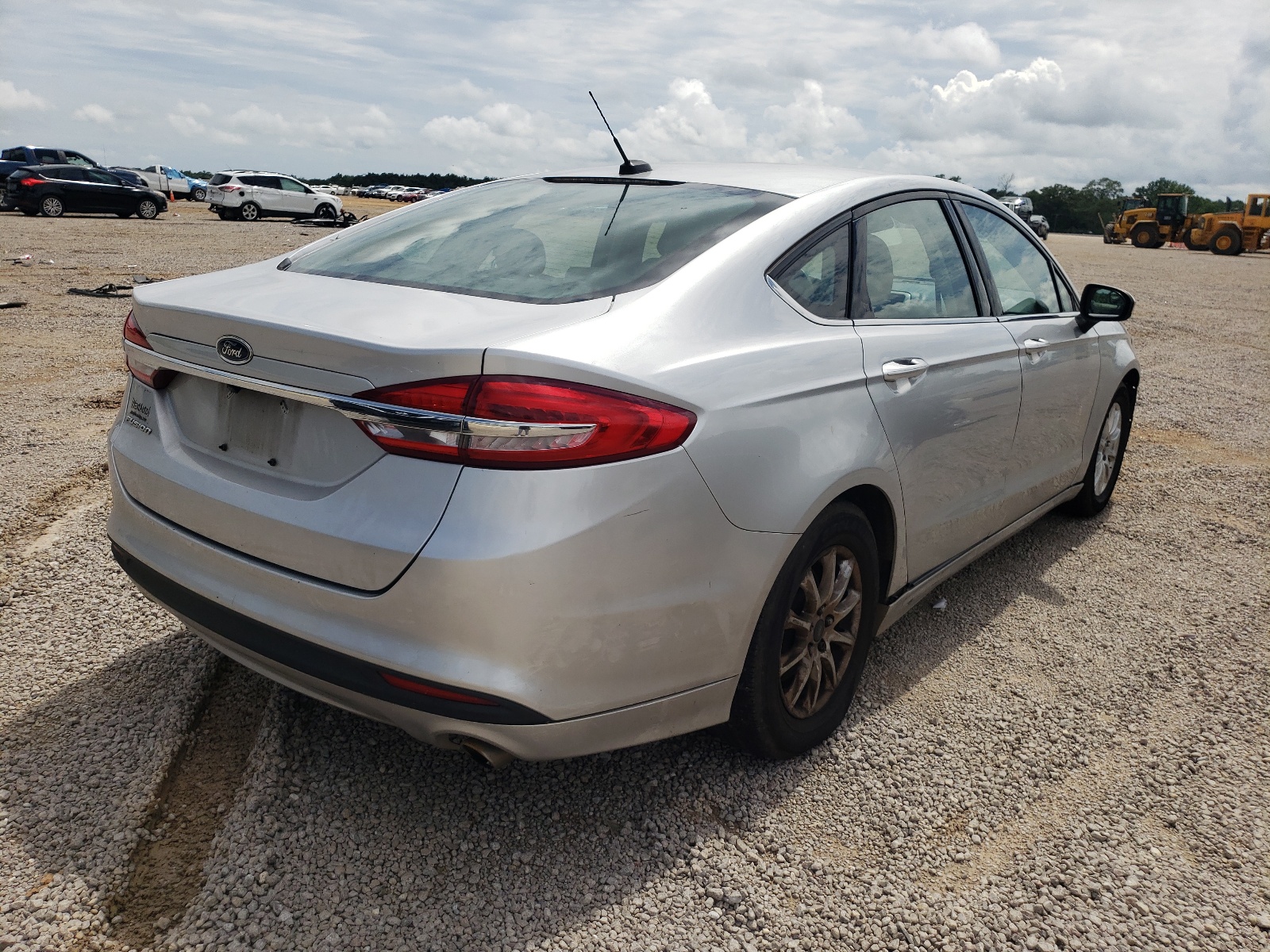 Photo 4 from auction – 2017 FORD FUSION S with VIN 3FA6P0G71HR184598