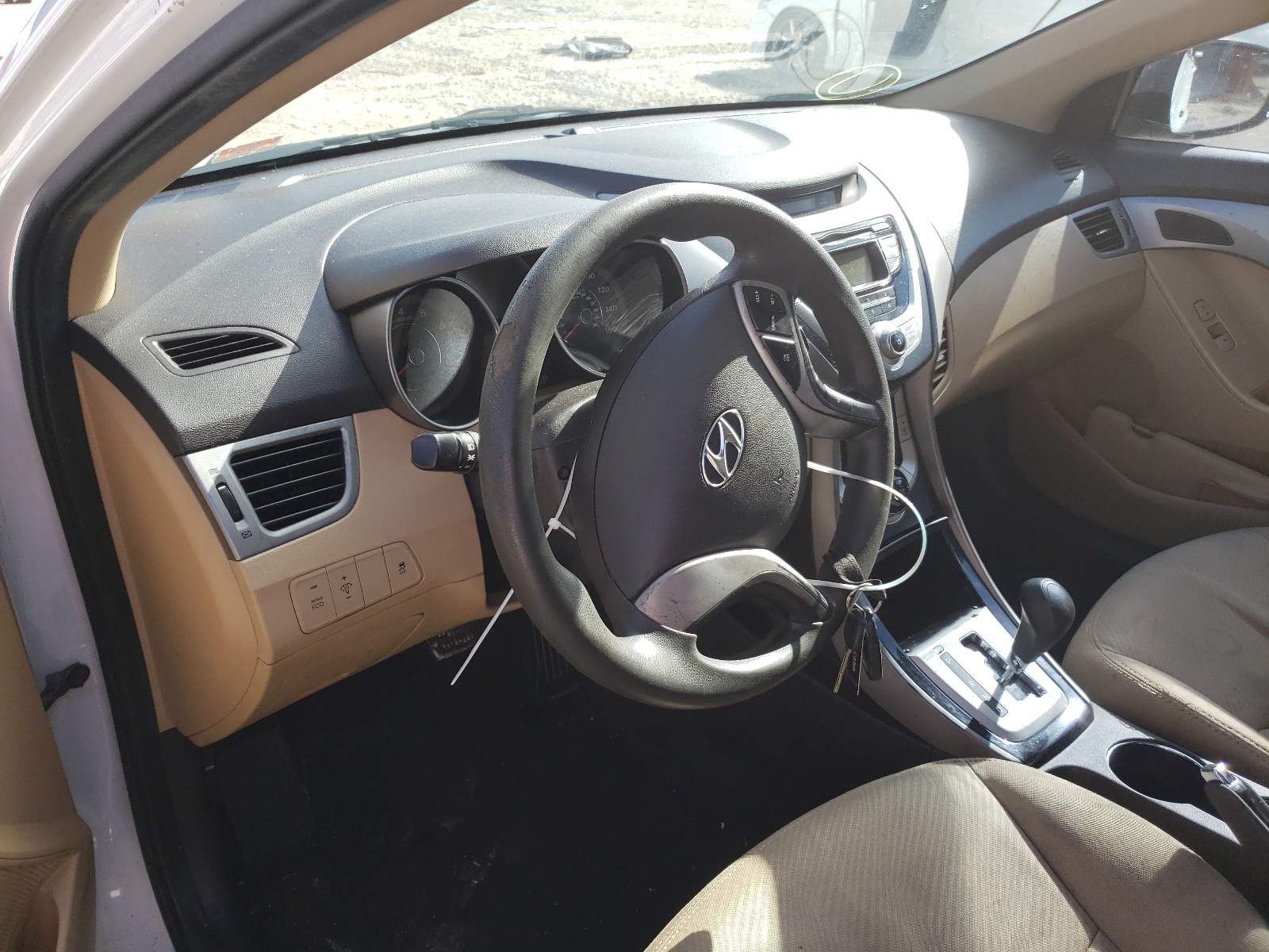 Photo 9 from auction – 2012 HYUNDAI ELANTRA GL with VIN 5NPDH4AE3CH091154