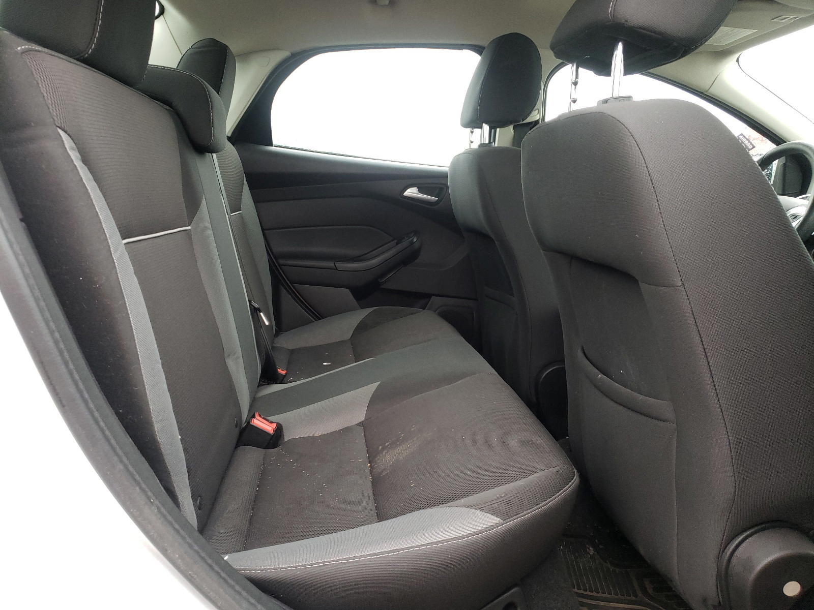 Photo 6 from auction – 2014 FORD FOCUS SE with VIN 1FADP3F26EL183018