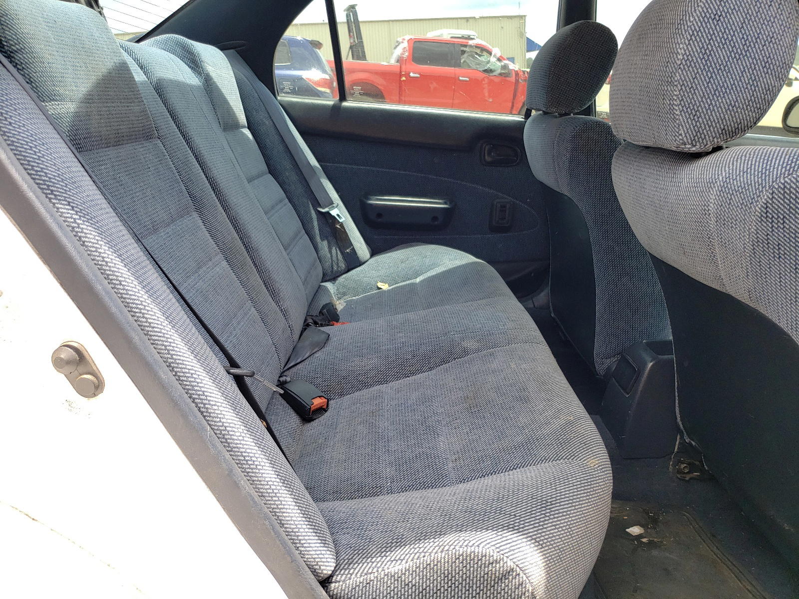 Photo 6 from auction – 1995 TOYOTA COROLLA LE with VIN 1NXAE09B4SZ320715