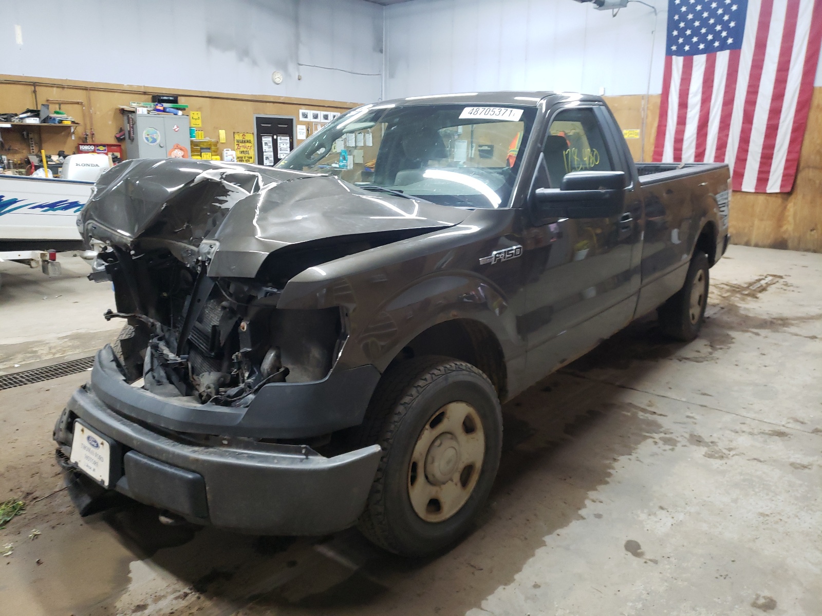 Photo 2 from auction – 2009 FORD F150 with VIN 1FTRF14W19KB31577