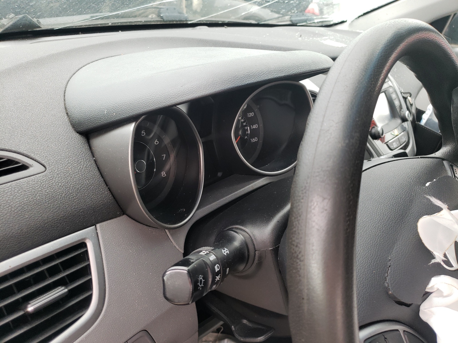 Photo 8 from auction – 2016 HYUNDAI ELANTRA SE with VIN 5NPDH4AE1GH658595