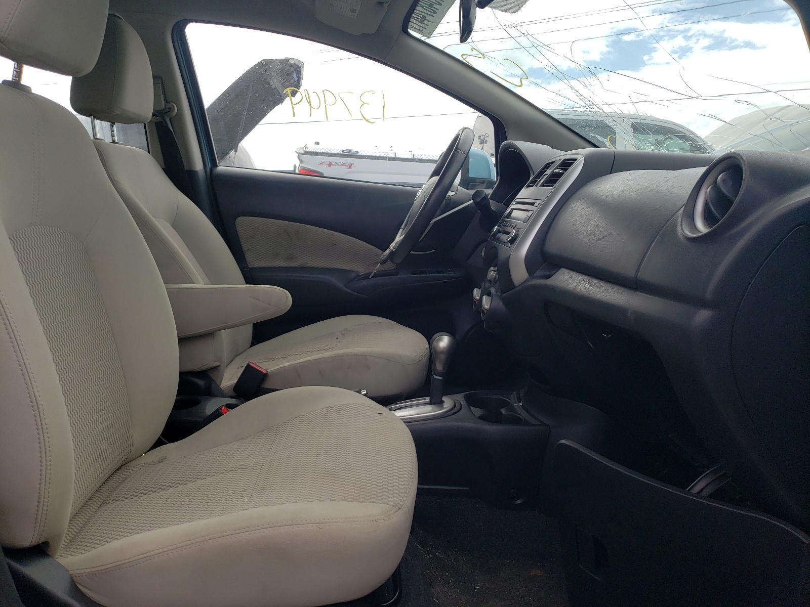 Photo 5 from auction – 2014 NISSAN VERSA NOTE with VIN 3N1CE2CP6EL393731