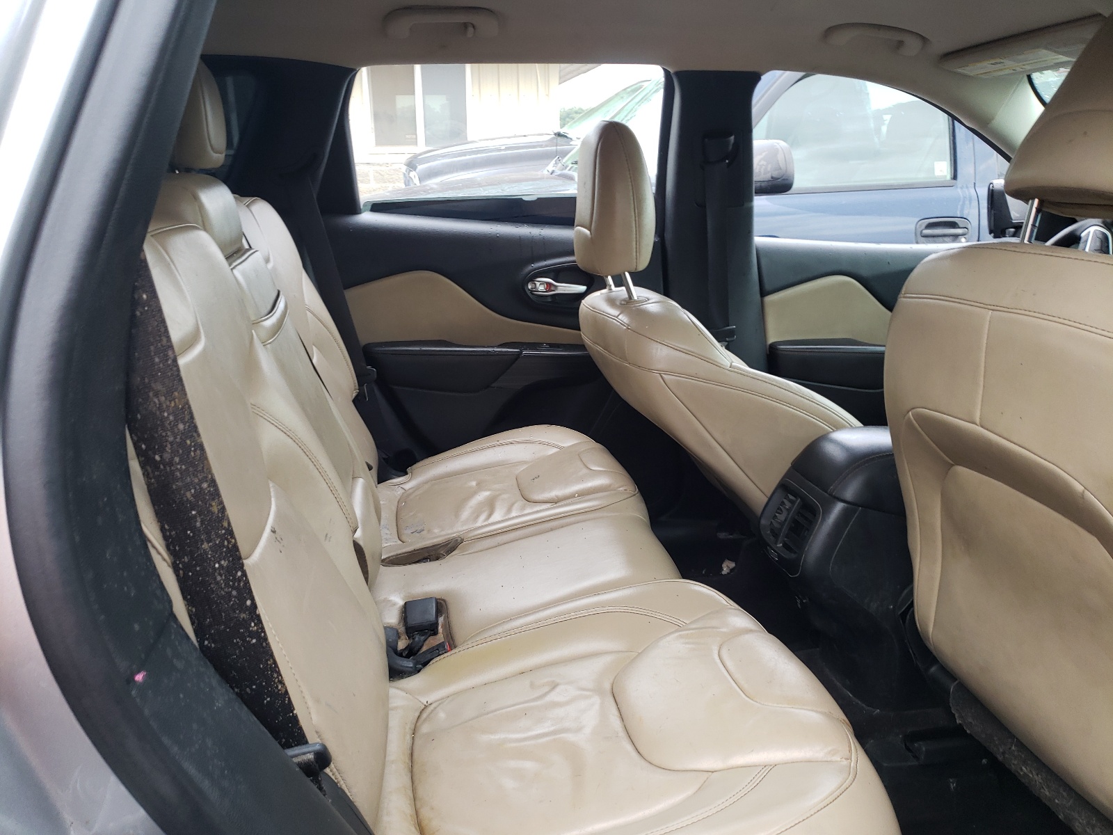 Photo 5 from auction – 2016 JEEP CHEROKEE L with VIN 1C4PJLDB2GW287373