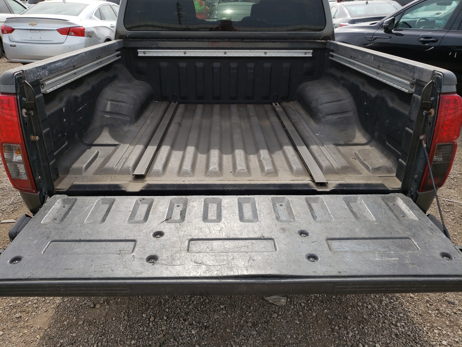 Photo 9 from auction – 2005 NISSAN FRONTIER C with VIN 1N6AD07W45C455553