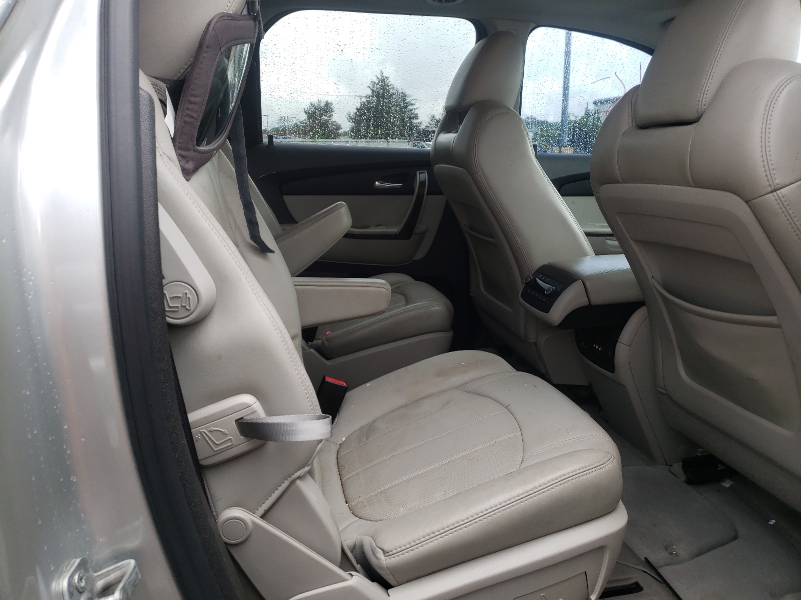 Photo 6 from auction – 2012 GMC ACADIA DEN with VIN 1GKKRTEDXCJ180408