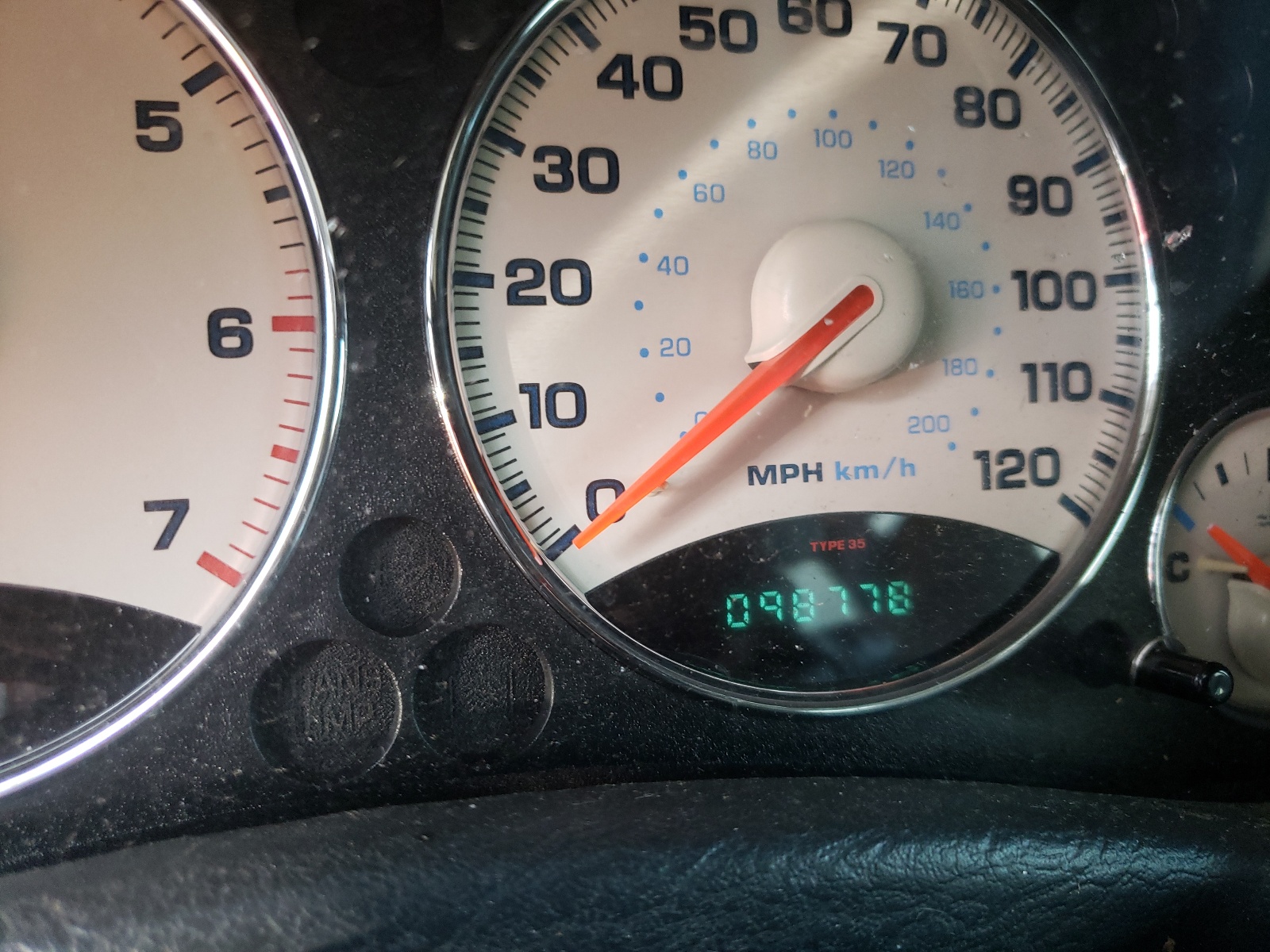Photo 8 from auction – 2004 JEEP LIBERTY SP with VIN 1J4GL48K34W181188