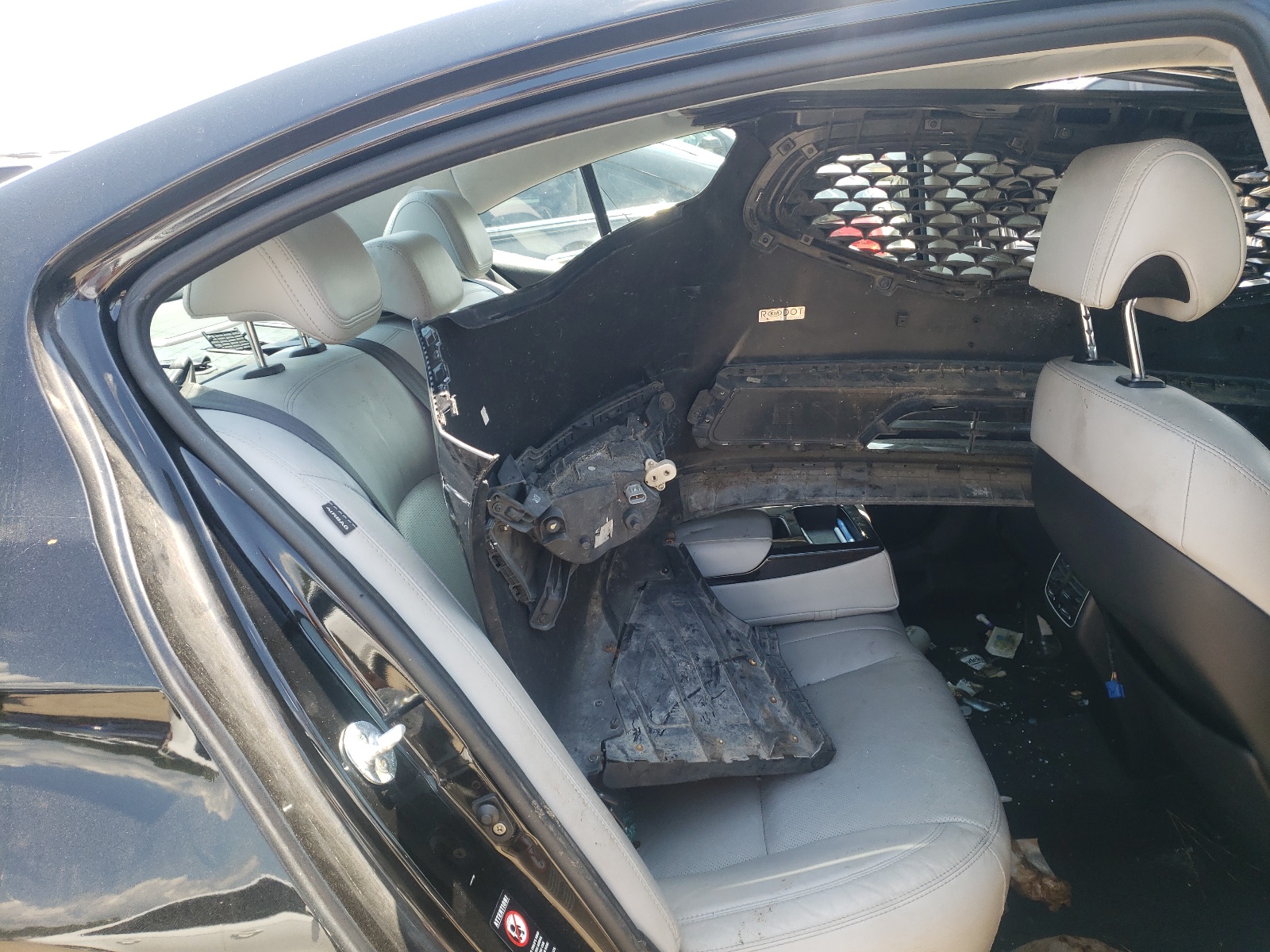 Photo 6 from auction – 2015 KIA CADENZA PR with VIN KNALN4D76F5190571
