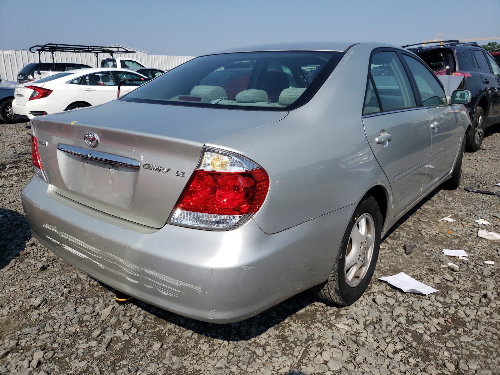 Photo 4 from auction – 2005 TOYOTA CAMRY LE with VIN 4T1BE32K35U059341