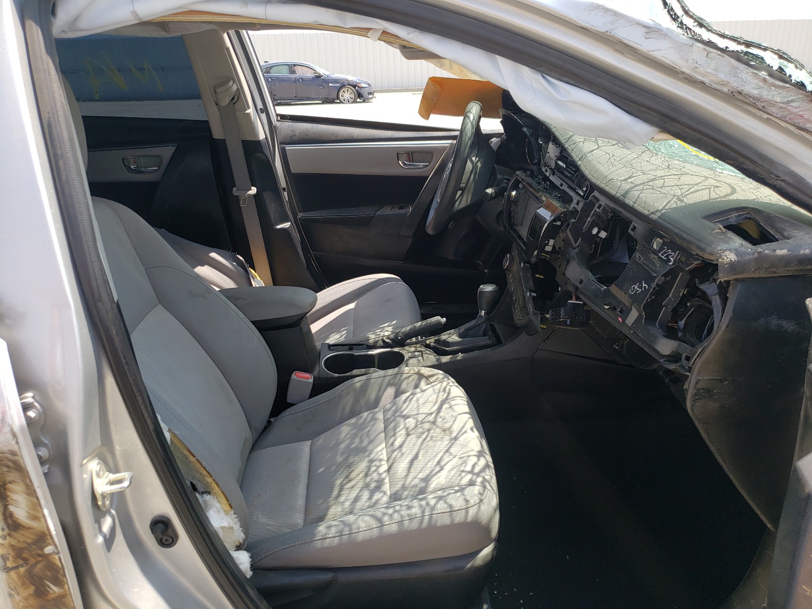 صورة رقم 5 من المزاد - 2014 TOYOTA COROLLA L مع VIN 5YFBURHEXEP129815