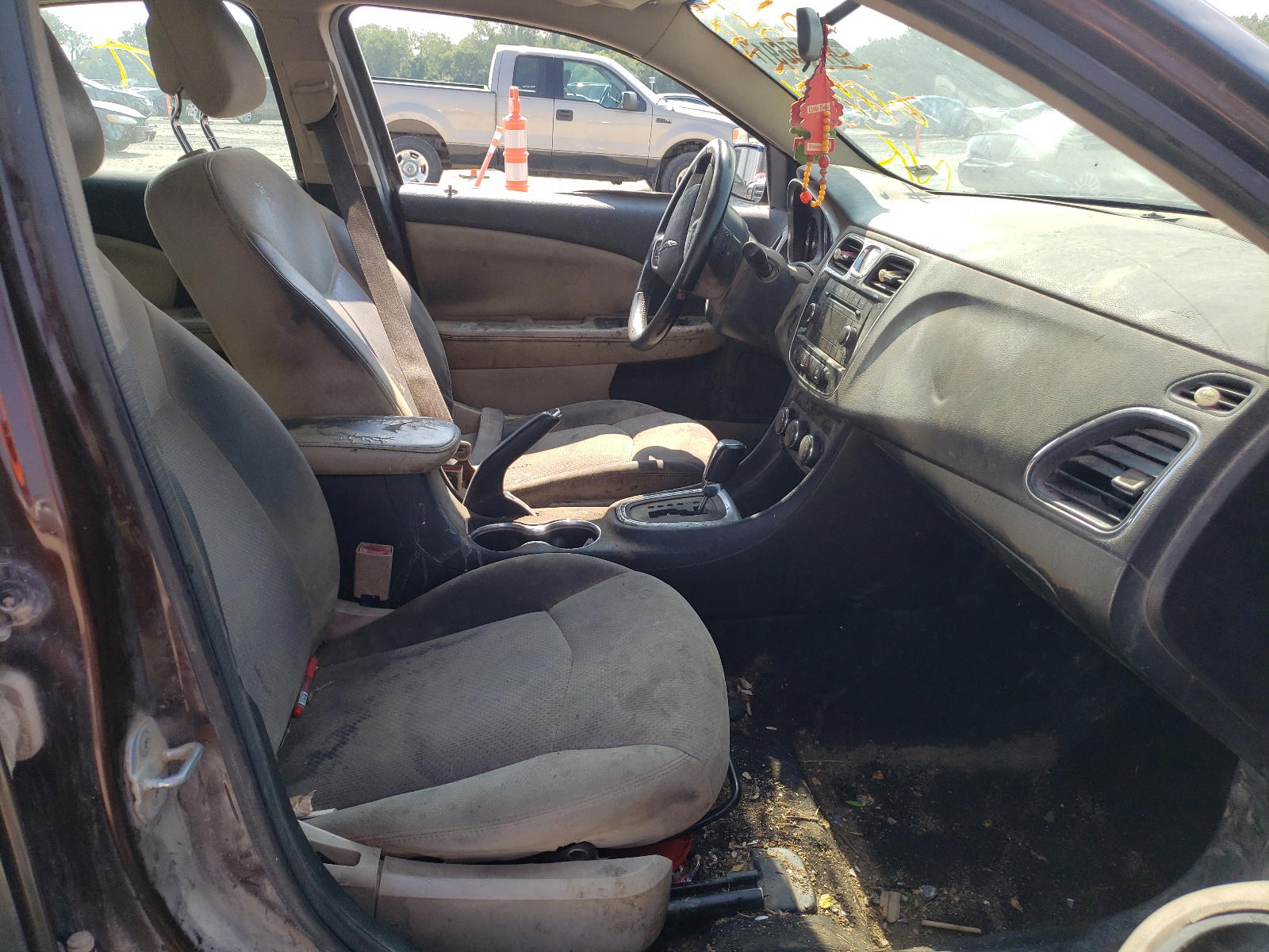 Photo 5 from auction – 2013 CHRYSLER 200 TOURIN with VIN 1C3CCBBB6DN611761