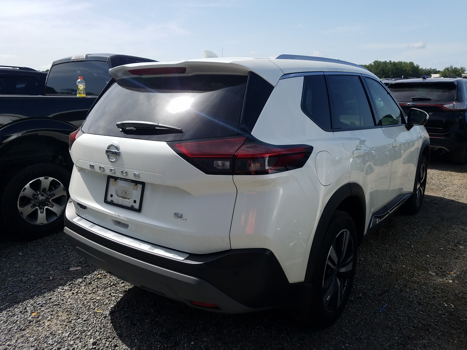Photo 4 from auction – 2021 NISSAN ROGUE SL with VIN 5N1AT3CA3MC683359