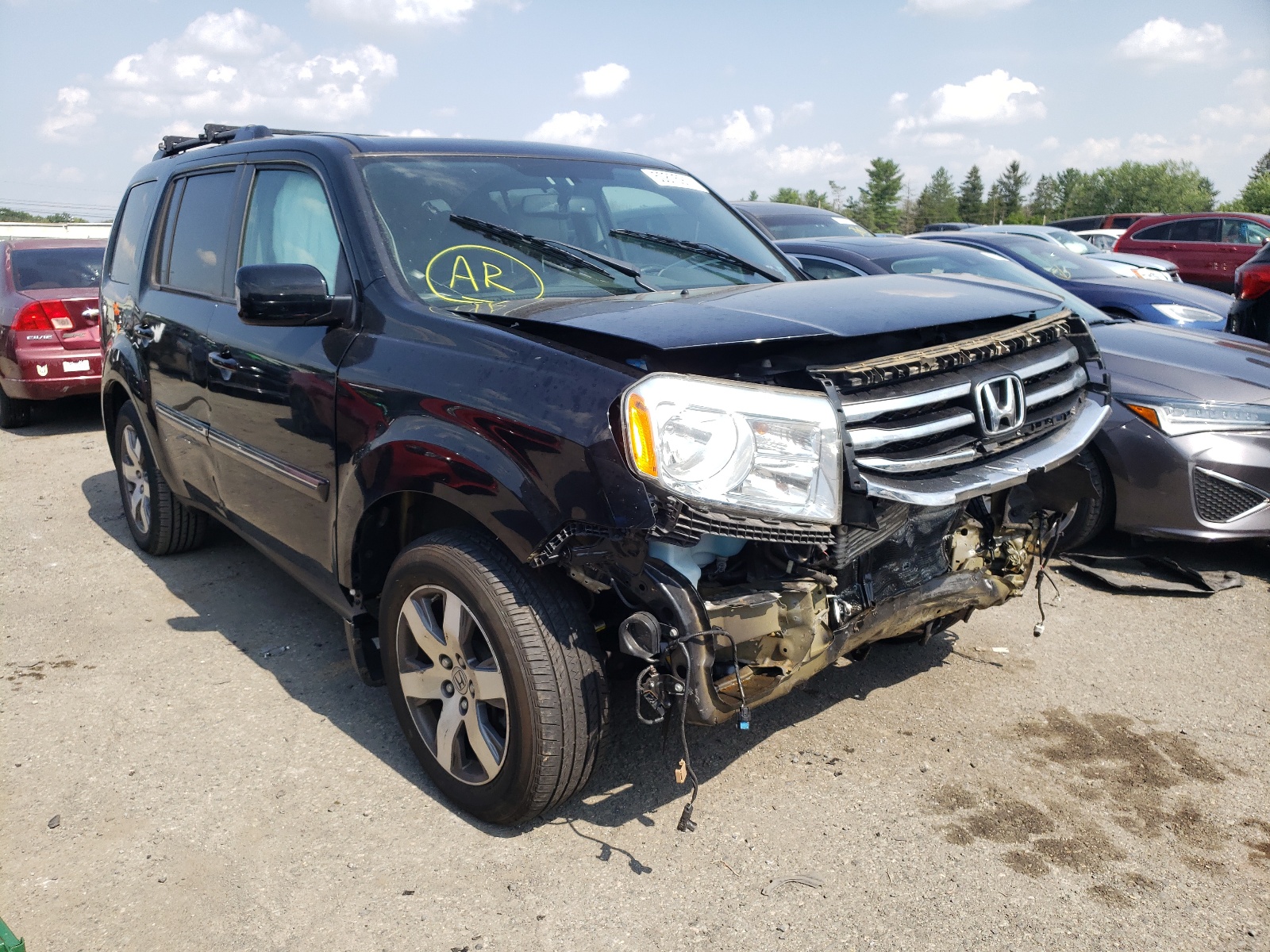 Photo 1 from auction – 2015 HONDA PILOT TOUR with VIN 5FNYF4H93FB055077