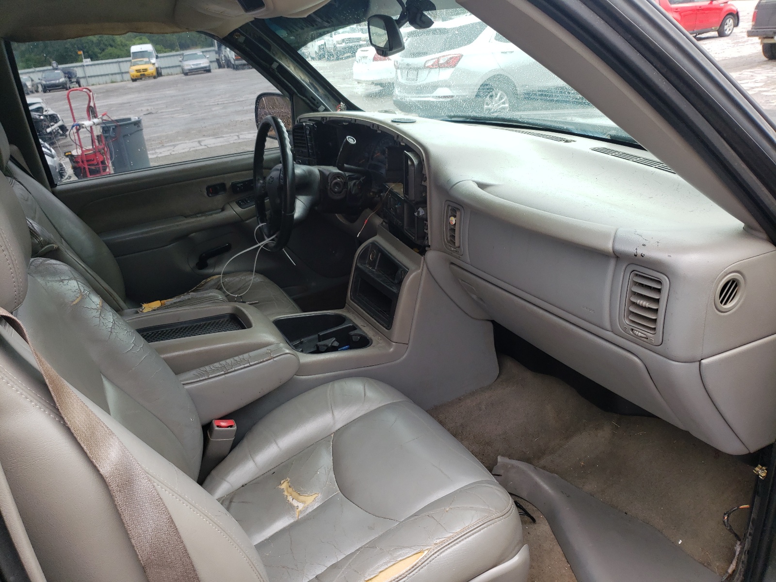 Photo 5 from auction – 2003 CHEVROLET SILVERADO with VIN 1GCGK13U23F119053