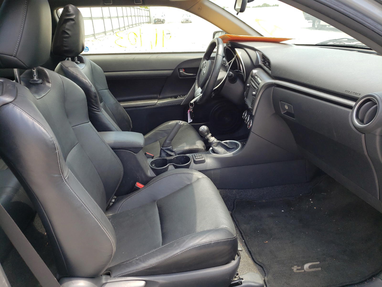 Photo 5 from auction – 2014 TOYOTA SCION TC with VIN JTKJF5C79E3084973