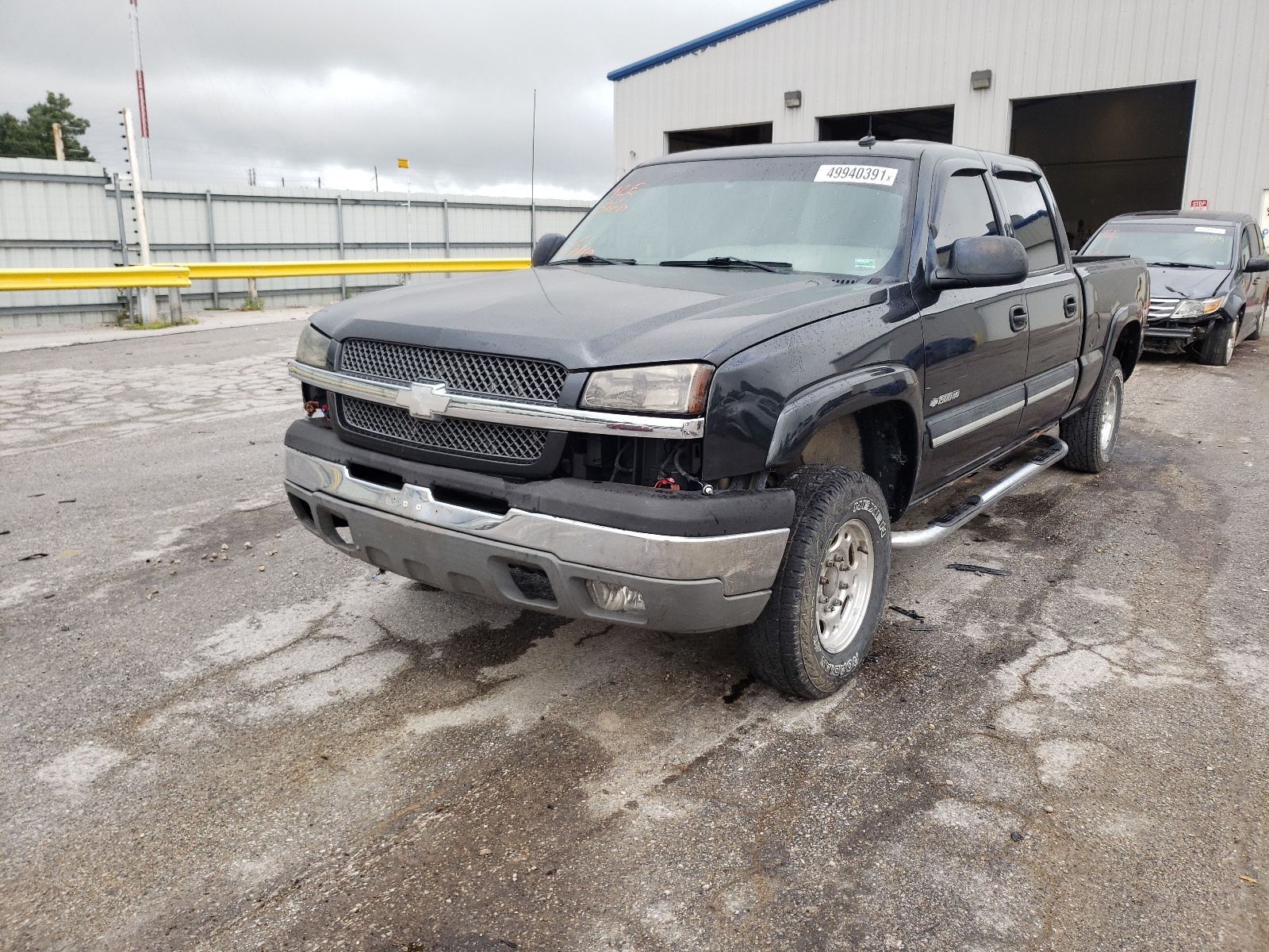 Photo 2 from auction – 2003 CHEVROLET SILVERADO with VIN 1GCGK13U23F119053