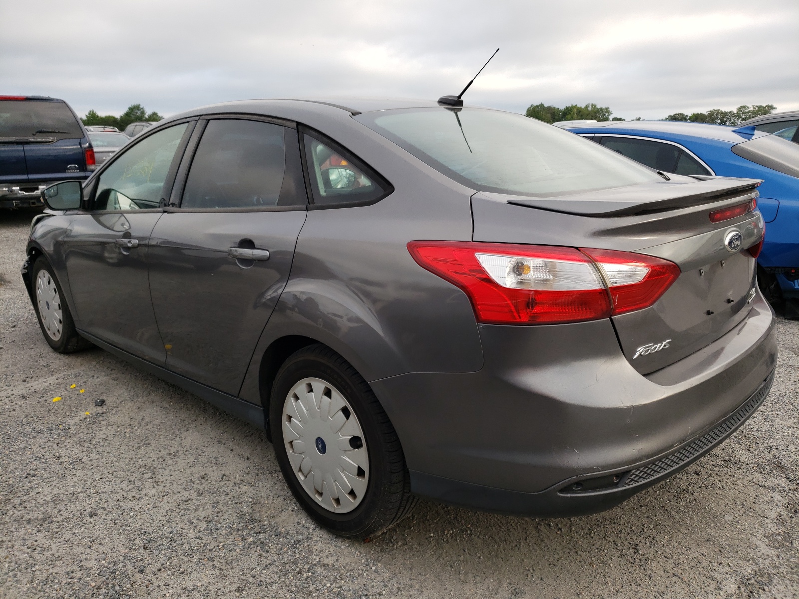 Foto 3 de la subasta – 2013 FORD FOCUS SE con VIN 1FADP3F25DL168718