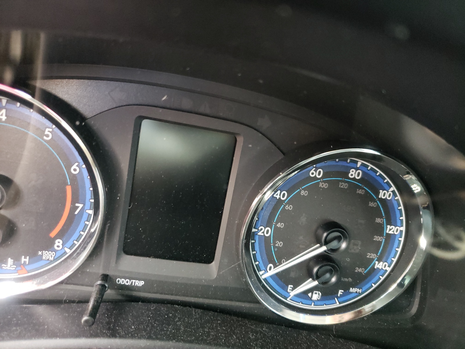 Photo 8 from auction – 2019 TOYOTA COROLLA L with VIN 5YFBURHE2KP945753