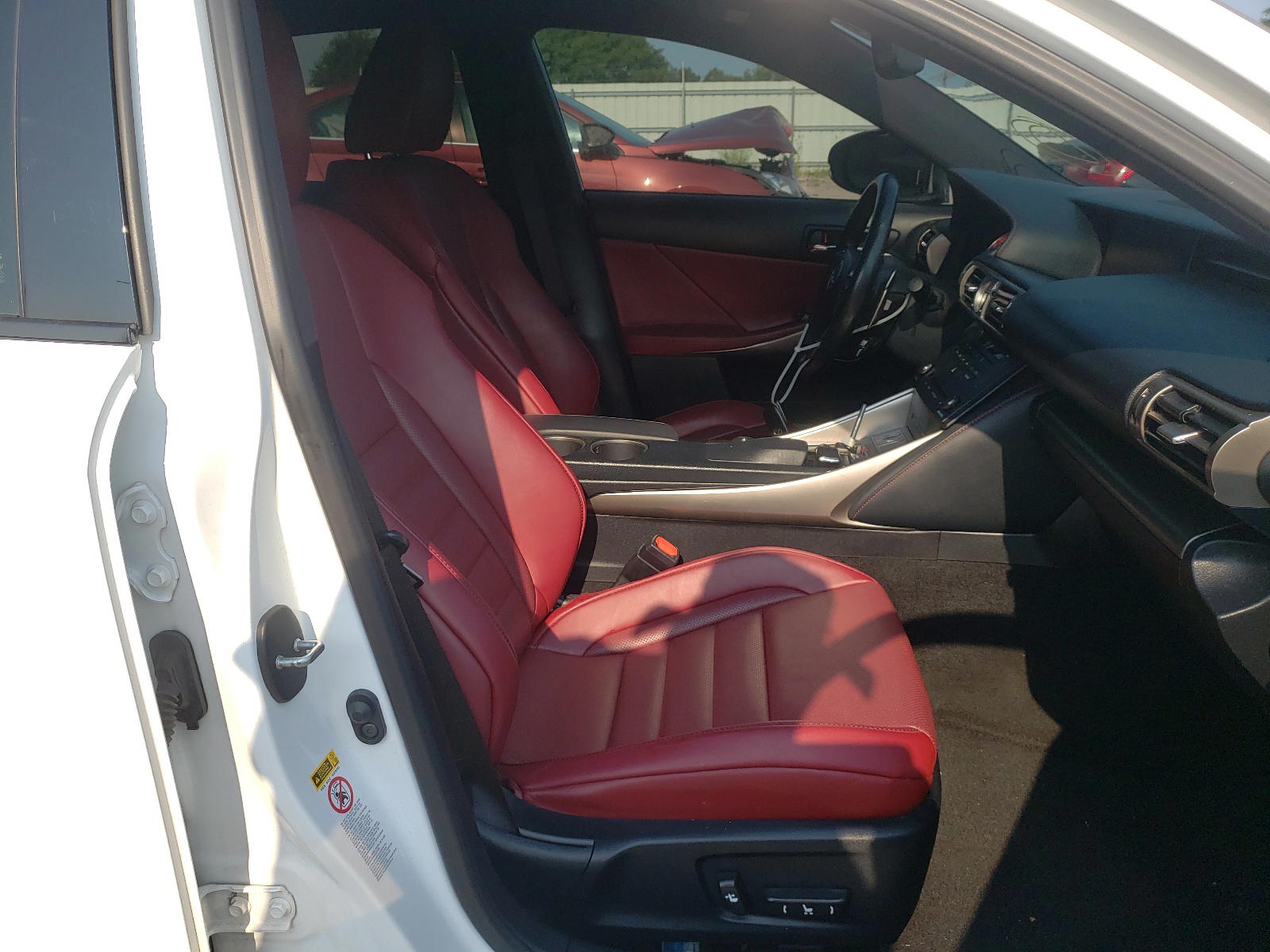 Photo 5 from auction – 2016 LEXUS IS 350 with VIN JTHCE1D28G5011162