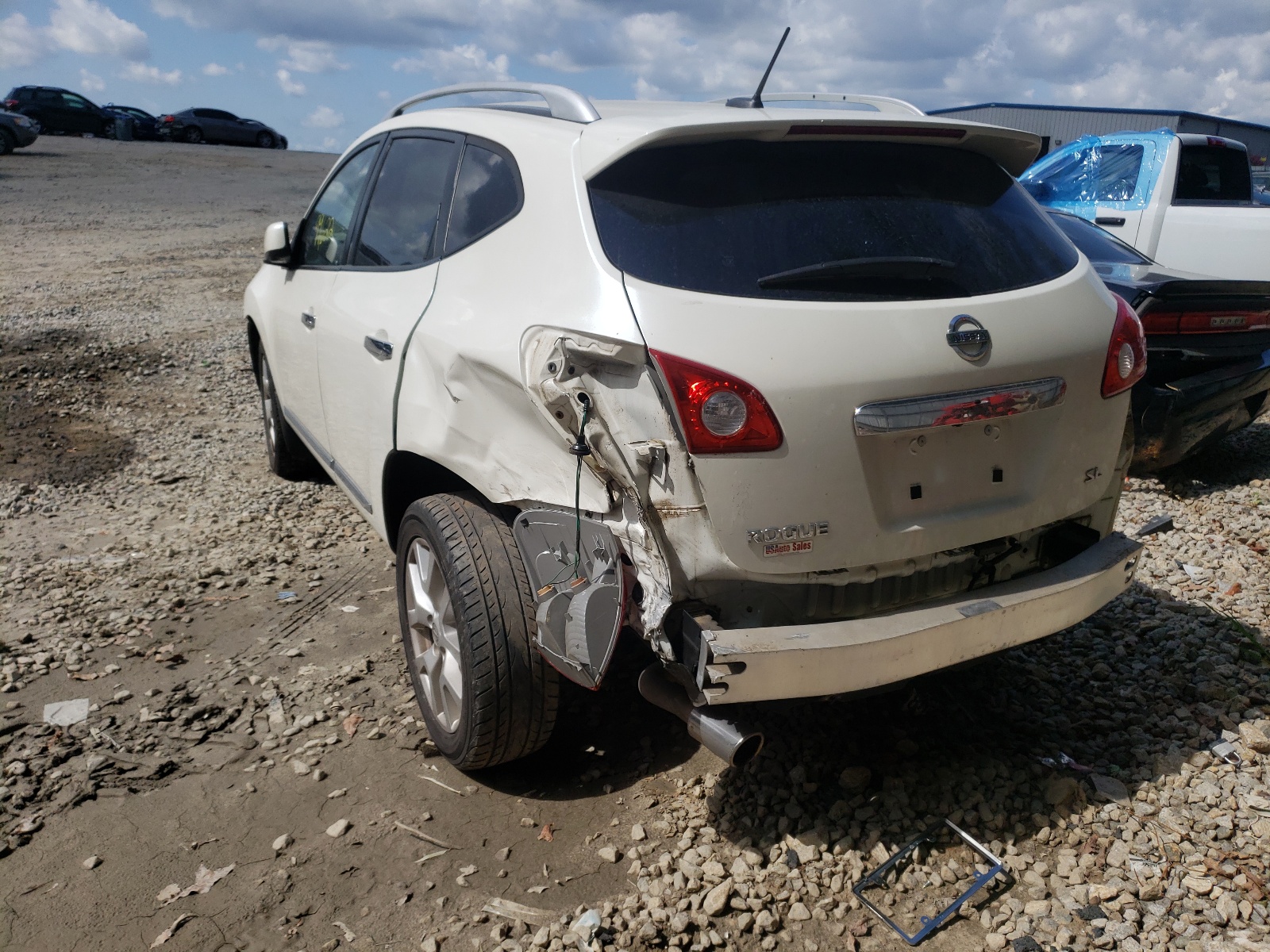 Photo 3 from auction – 2013 NISSAN ROGUE S with VIN JN8AS5MT0DW013872