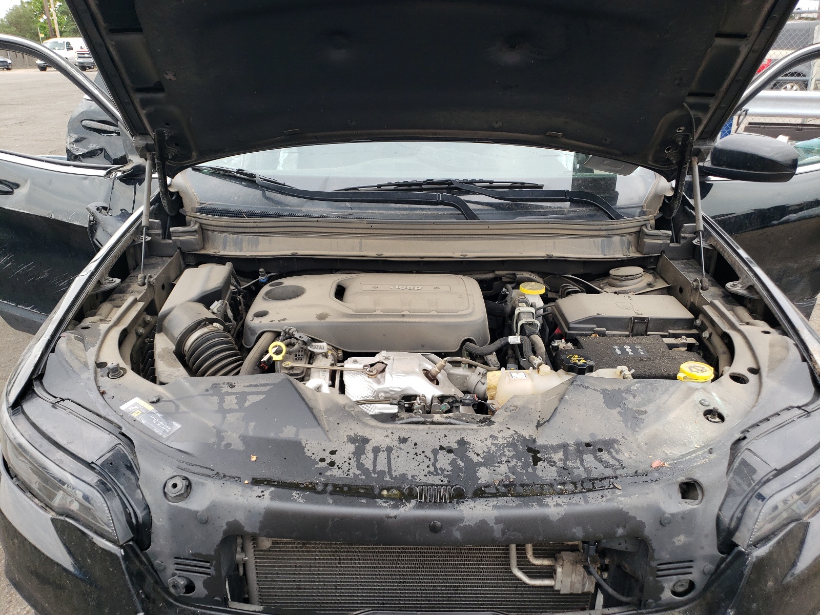Photo 7 from auction – 2019 JEEP CHEROKEE L with VIN 1C4PJMLN0KD163334
