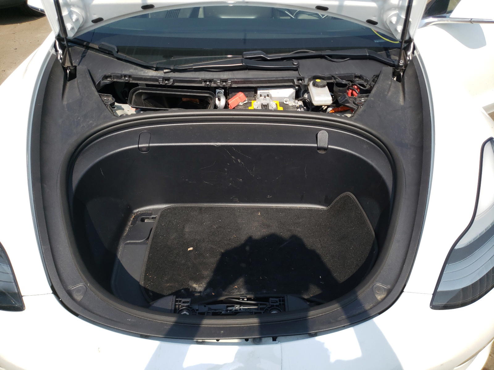 Photo 7 from auction – 2019 TESLA MODEL 3 with VIN 5YJ3E1EB9KF433495