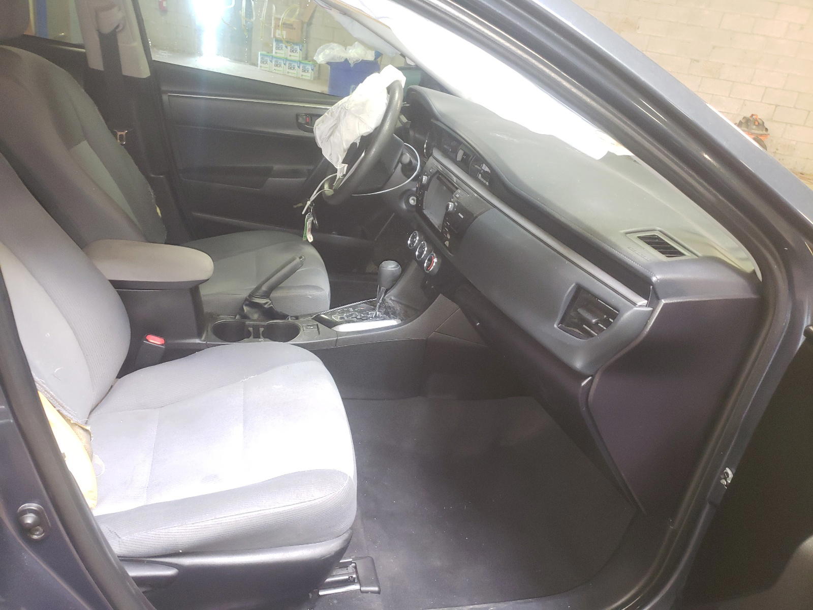 Photo 5 from auction – 2016 TOYOTA COROLLA L with VIN 5YFBURHE5GP427062