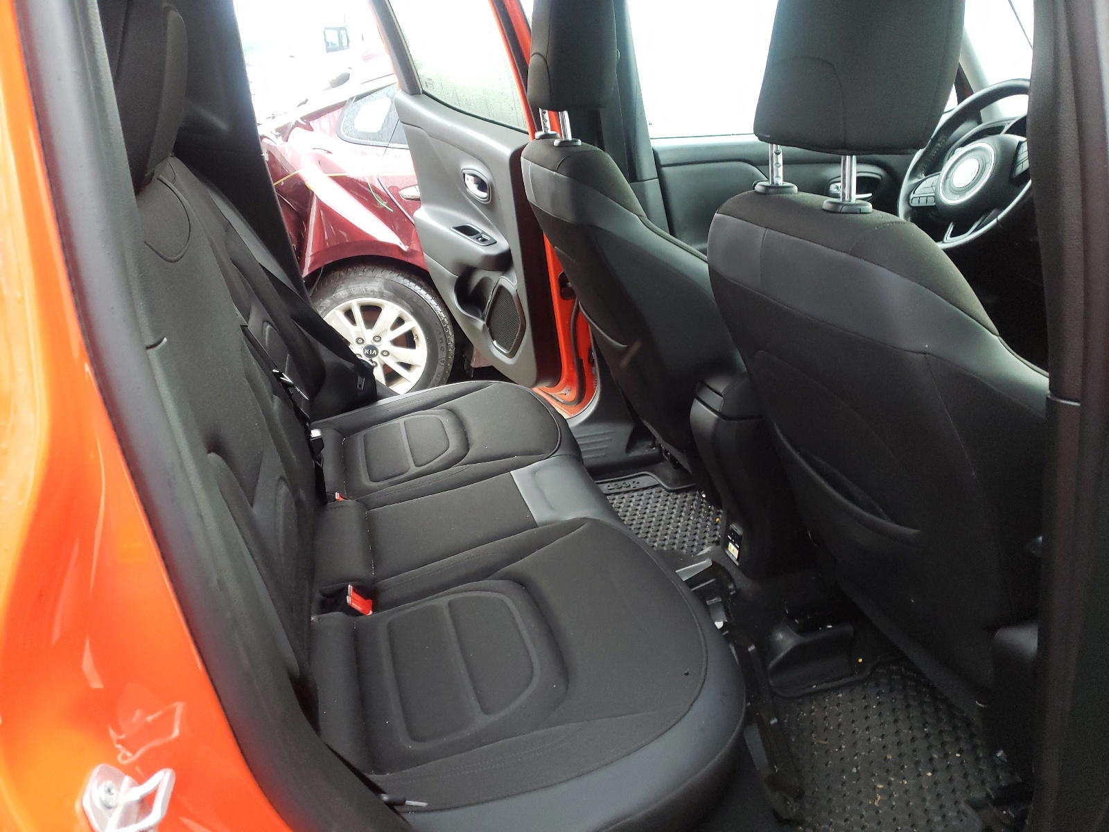 Photo 6 from auction – 2017 JEEP RENEGADE L with VIN ZACCJBBB2HPF62508