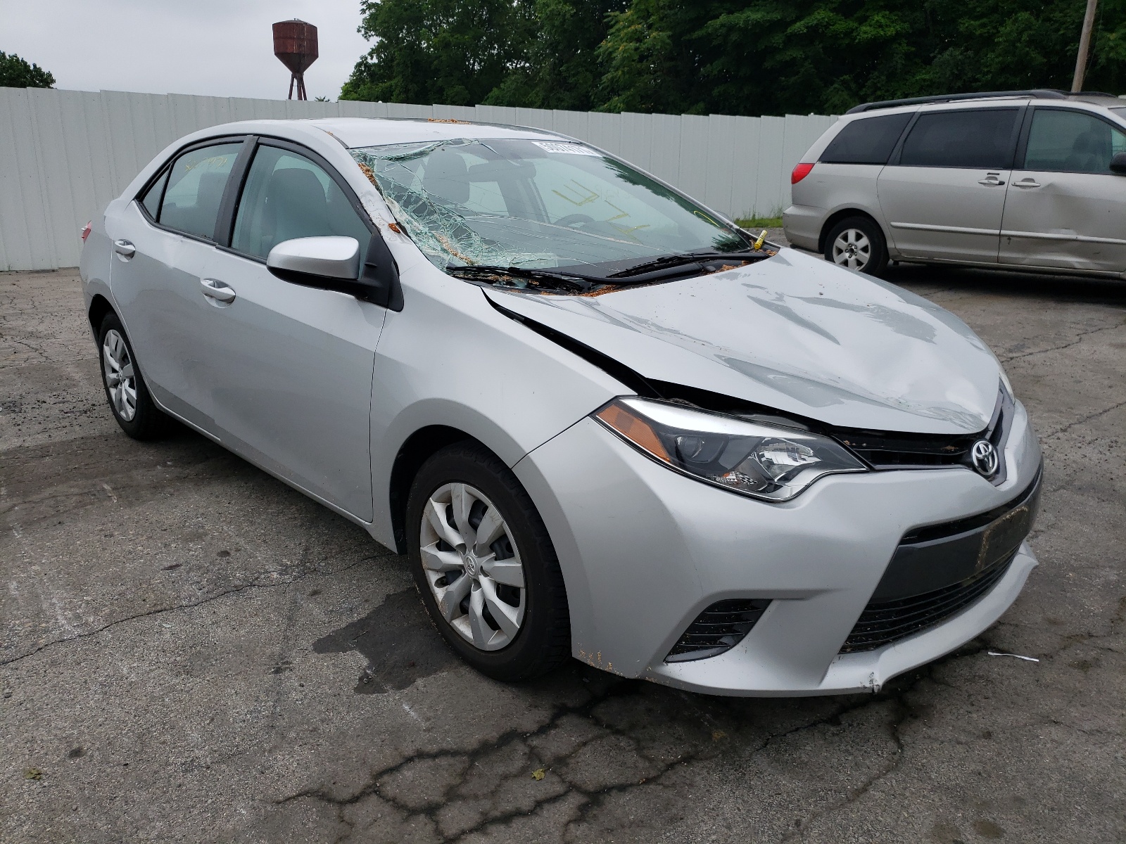 TOYOTA COROLLA L 2015 z numerem VIN 2T1BURHE6FC386102 - Zdjęcie z aukcji
