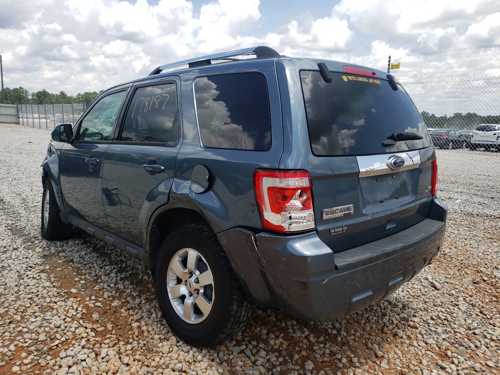 Photo 3 from auction – 2011 FORD ESCAPE LIM with VIN 1FMCU9EG3BKB35777